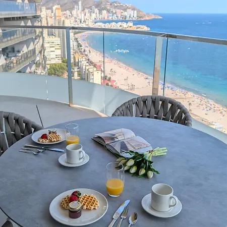 Sunset Sailors Show アパート ベニドルム