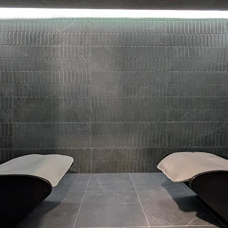 Sunset Sailors Show アパート