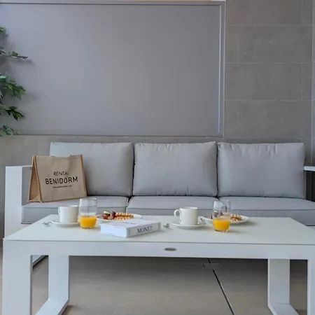 Sunset Sailors Show アパート ベニドルム